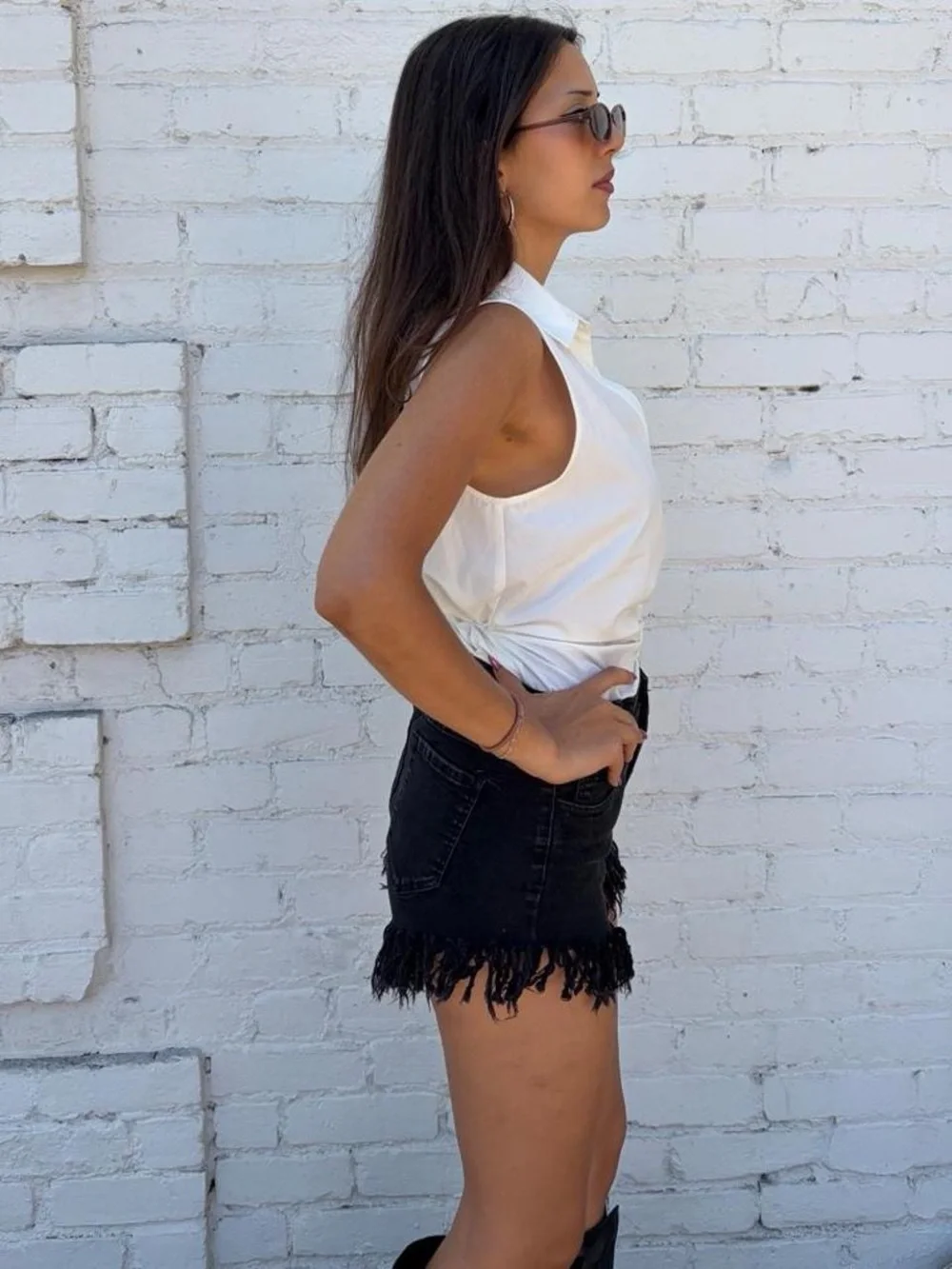 Forever 21 black denim shorts with frayed hem - fits like a S/M - 15 in waist la